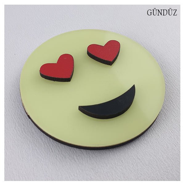 Fosforlu Emoji Kalp Gözlü ( 6,5 cm ) - Görsel 2